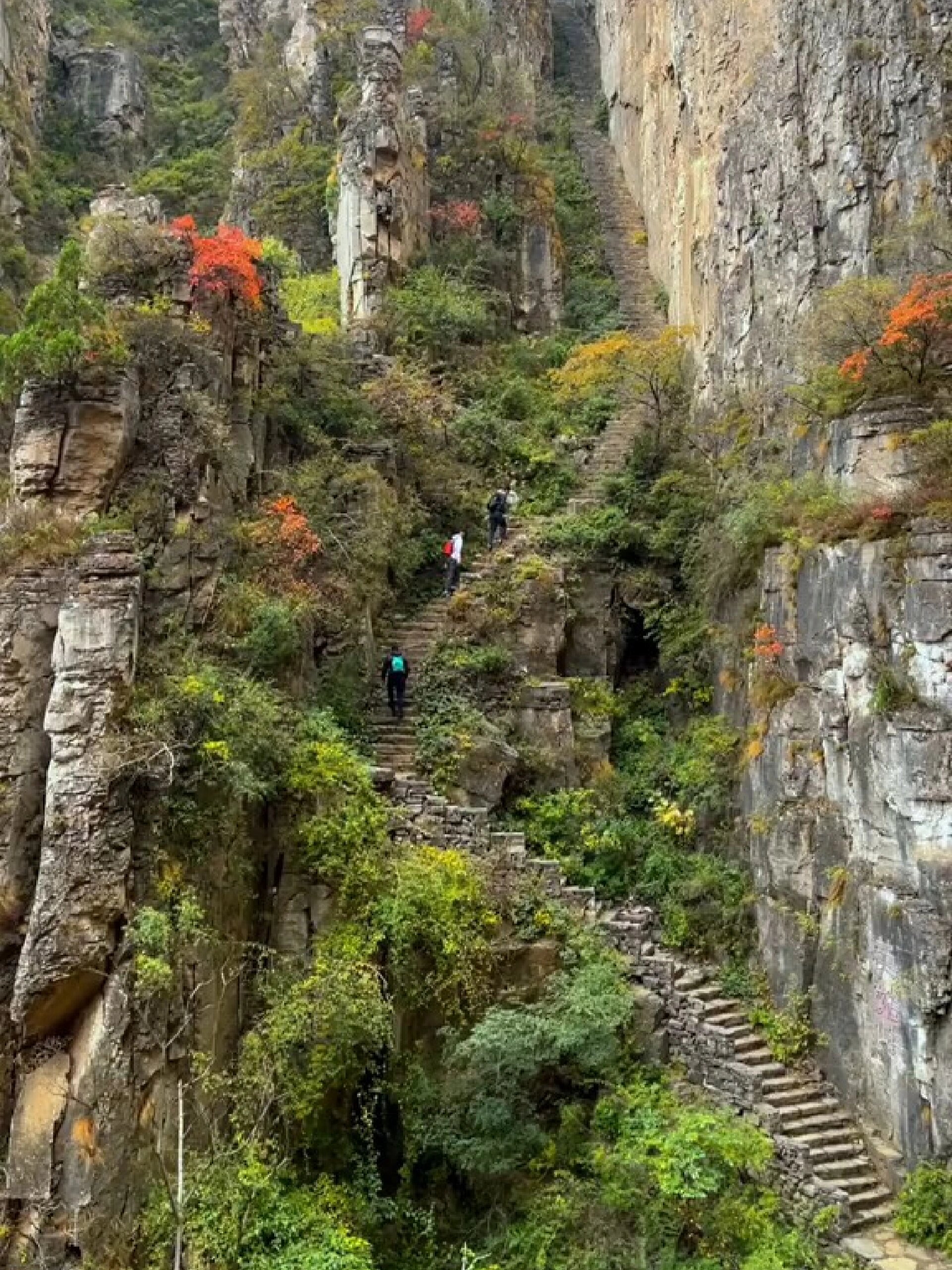 周末秋游自驾徒步推荐-英姑峡
