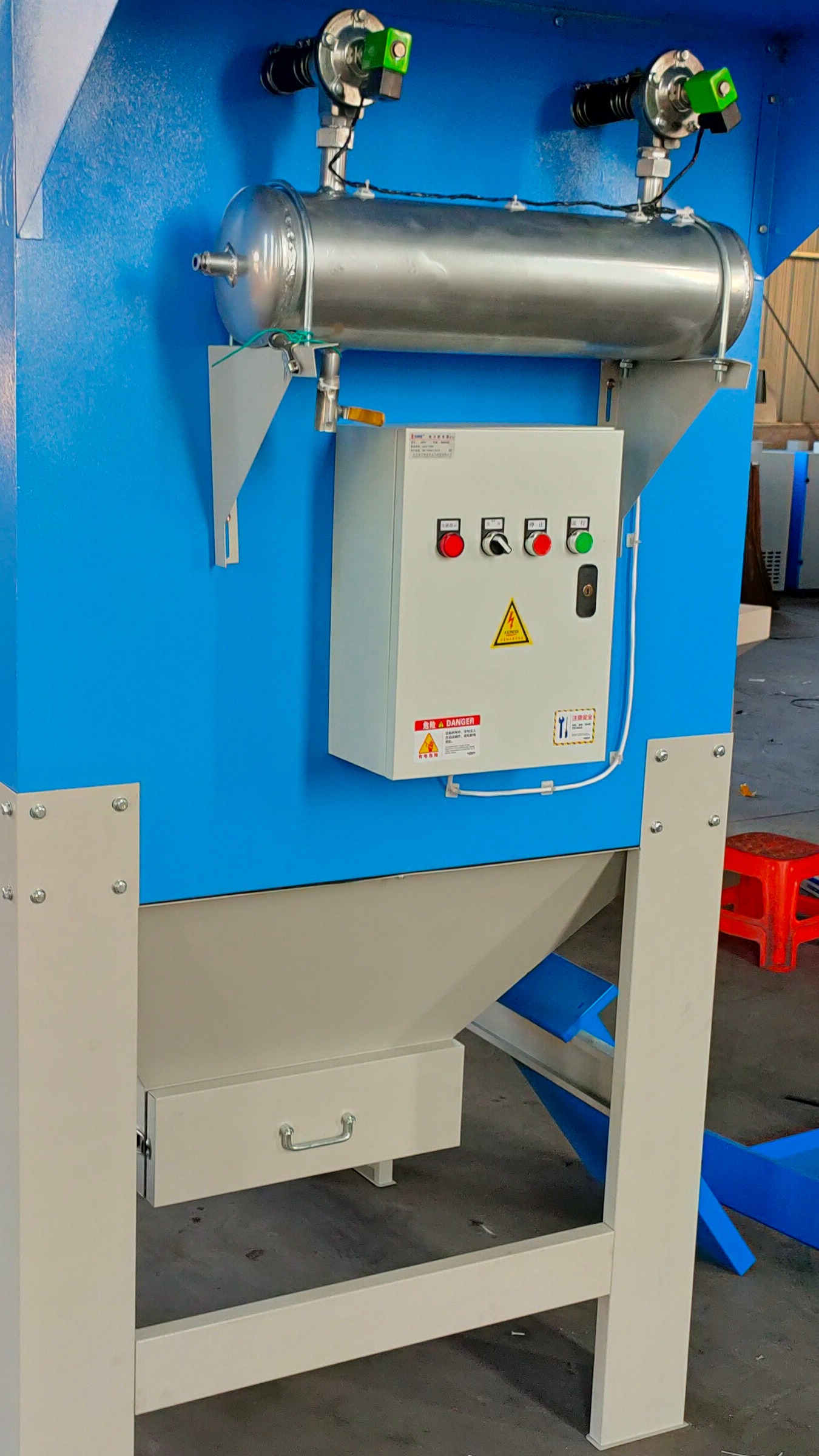 不锈钢脉冲防爆滤筒除尘器制作完成!-度小视