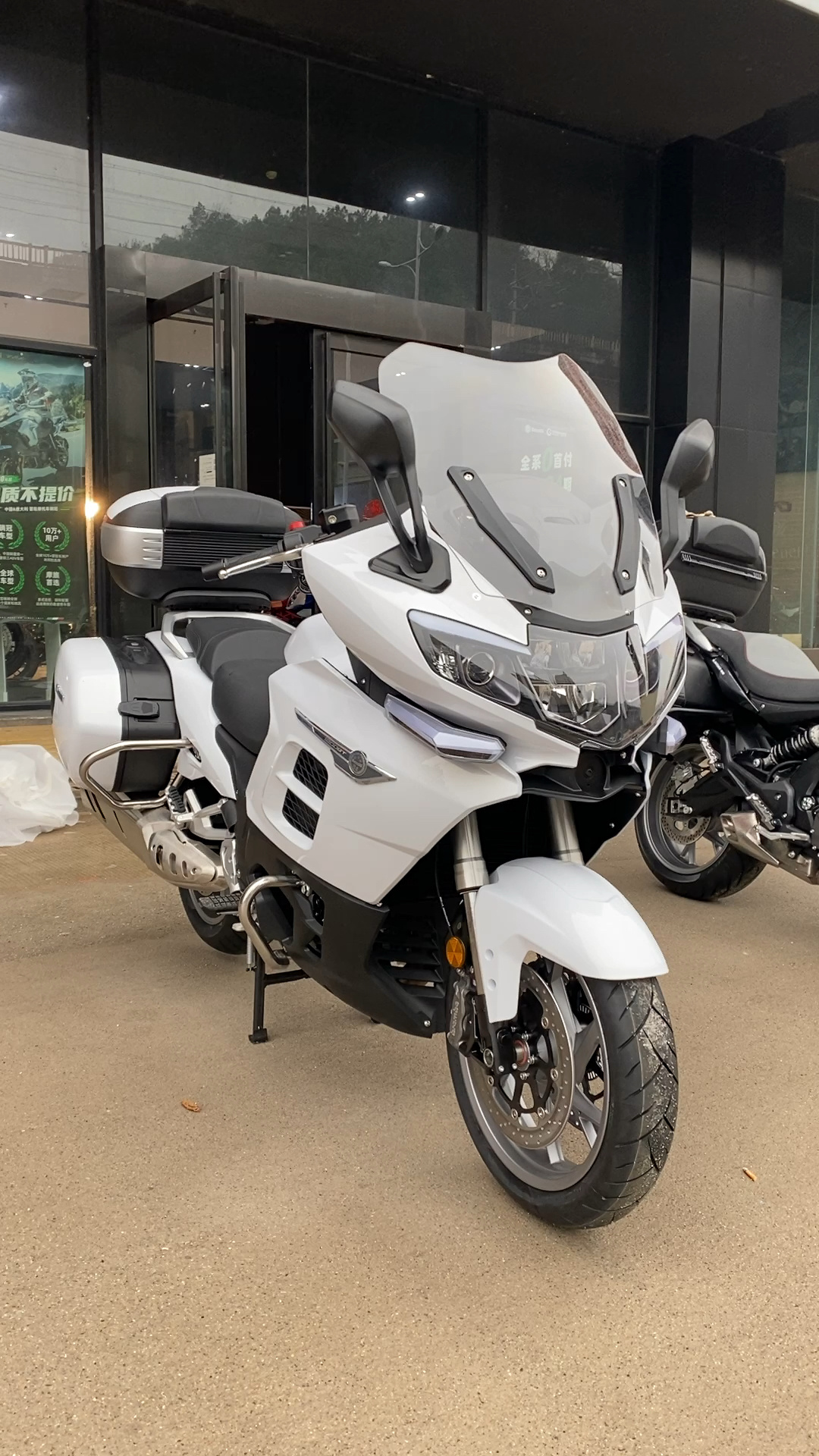 高端,豪华的贝纳利1200gt霸气登场