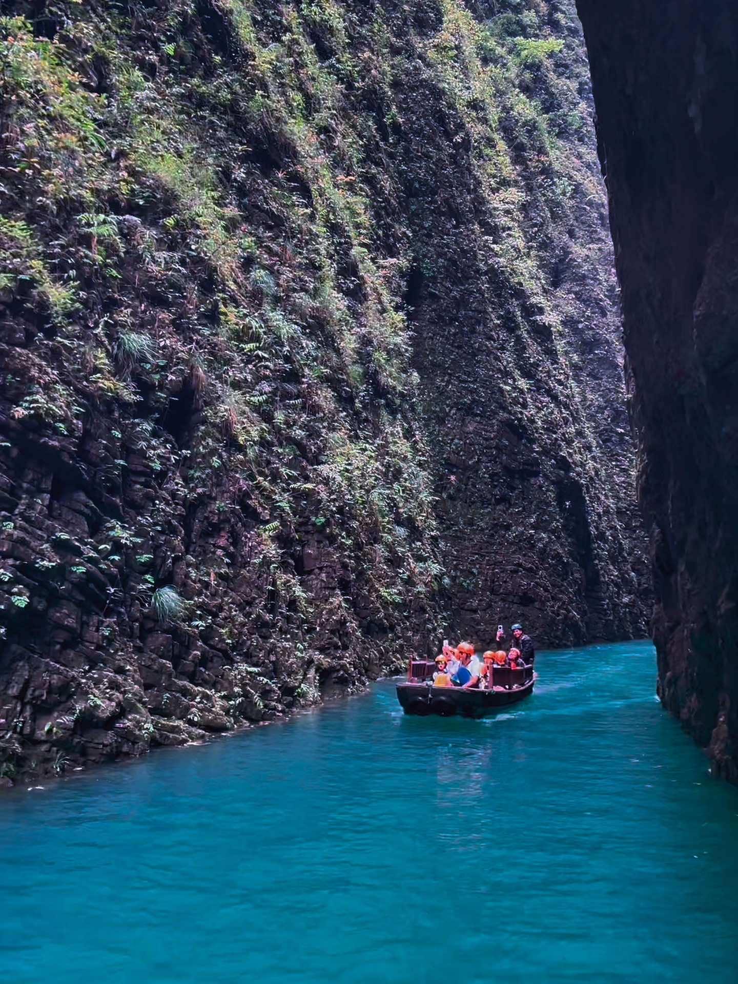 鹤峰屏山峡谷照片图片