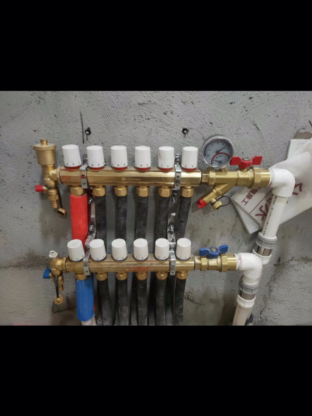 到底应不应该更换买房时带的地暖分水器?