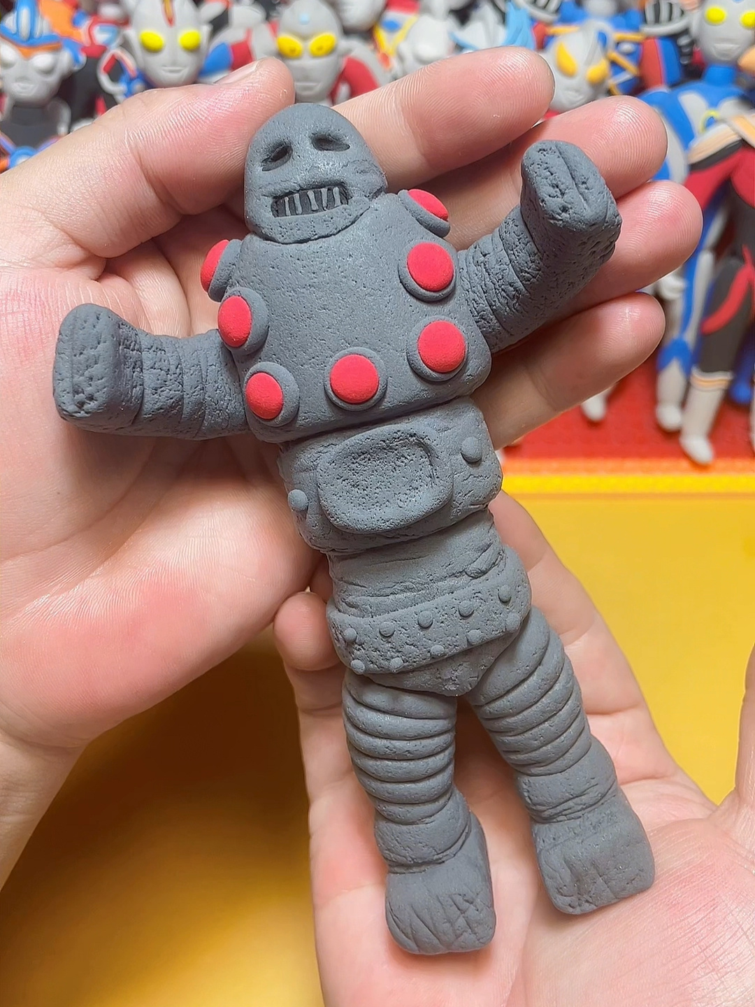 粘土手工时刻:捏雷欧奥特曼怪兽加梅洛特