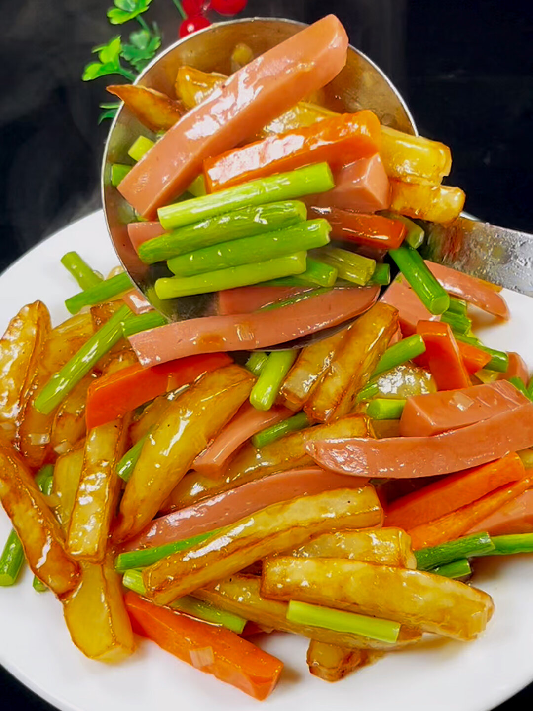 火腿蒜苔烧土豆条