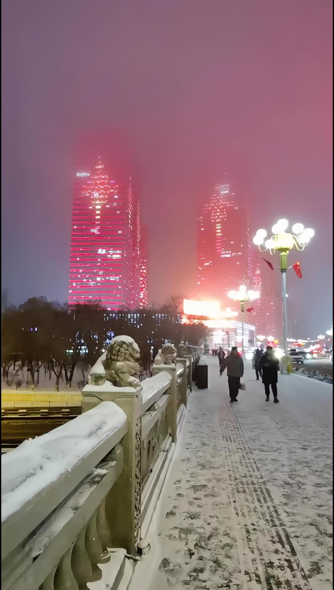 乌鲁木齐冬天夜景图片