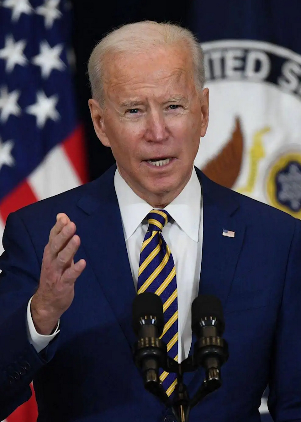 又口误!拜登称"伊拉克战争导致通胀",随后纠正是"乌克兰"-度小视