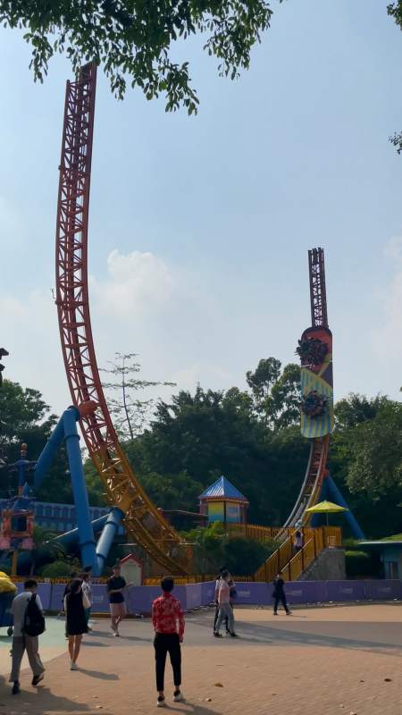 惊险刺激的u型滑板你敢来挑战自我吗