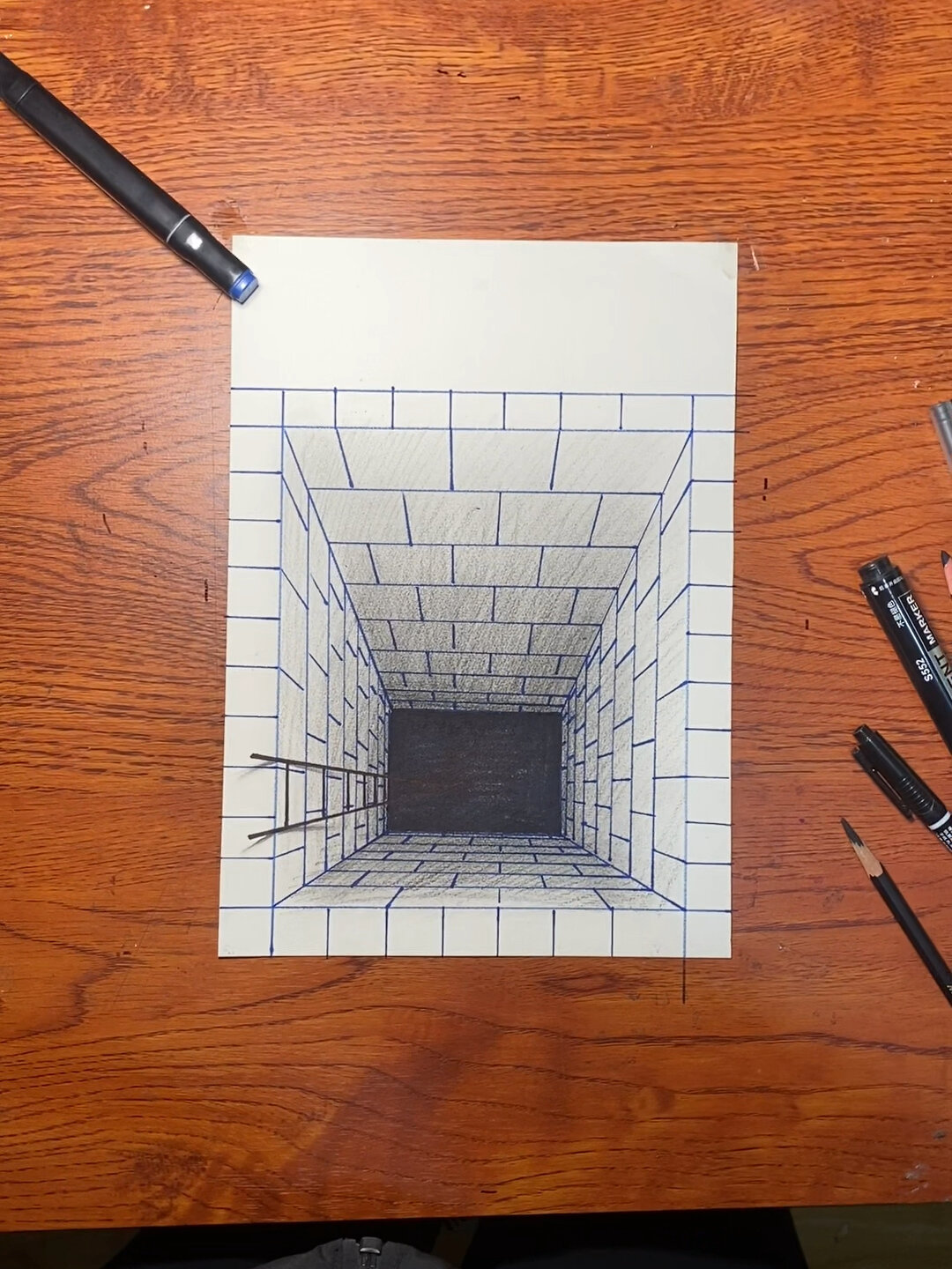 简单操作,画出一个深不见底的洞口