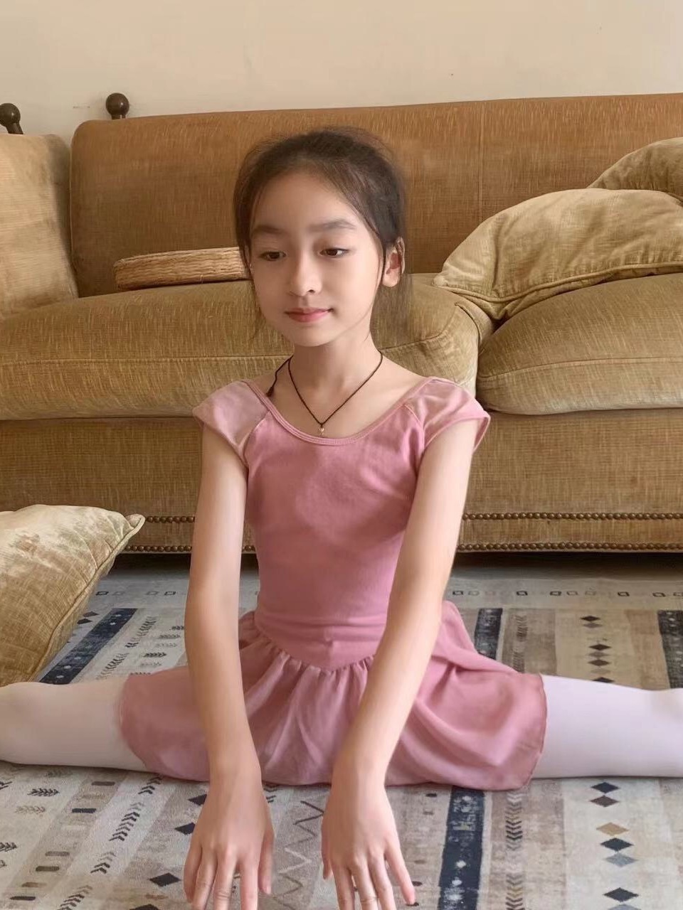 你们要的女童白色舞蹈袜