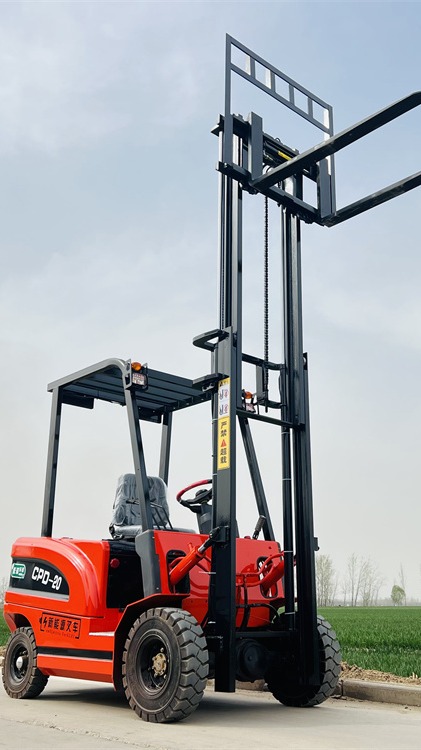 2吨电动车叉车 一体锻打货叉 后轮转向转弯半径小