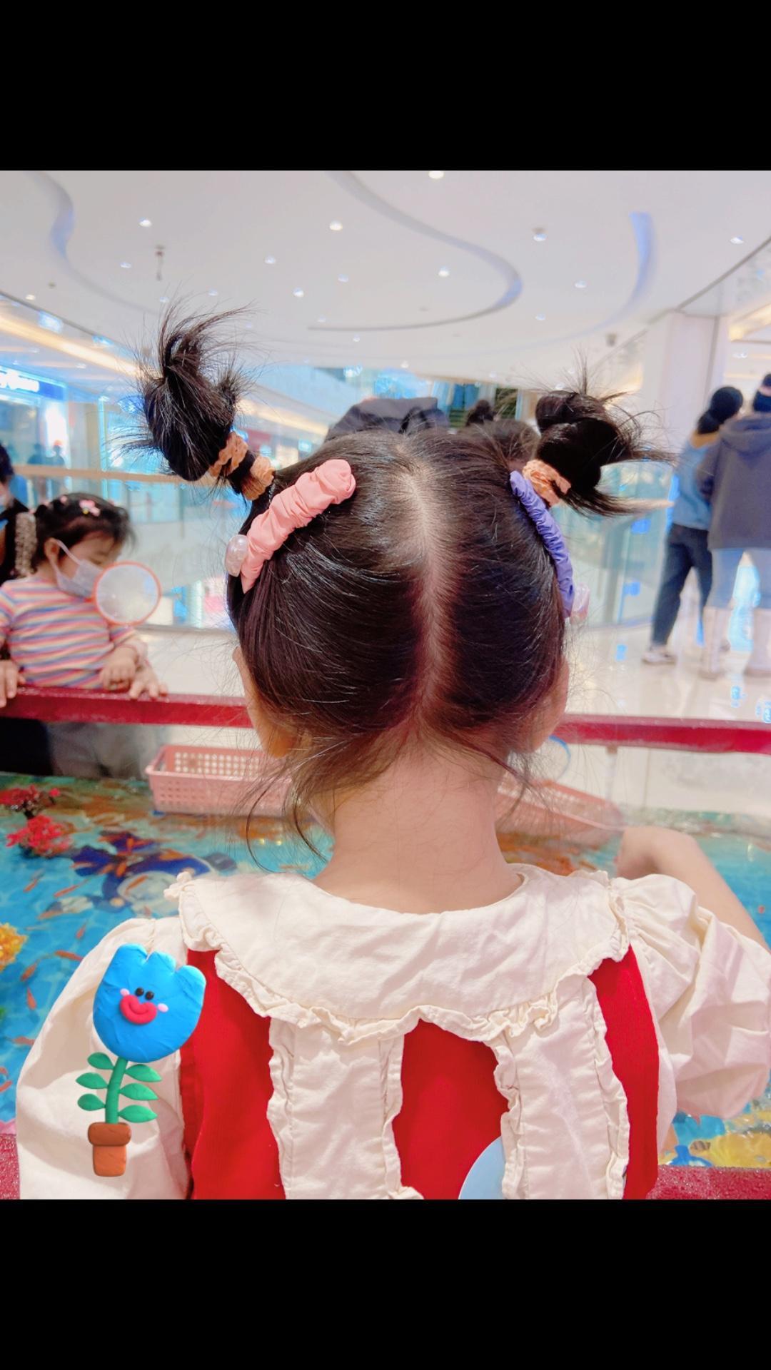 儿童齐刘海发型扎起图片