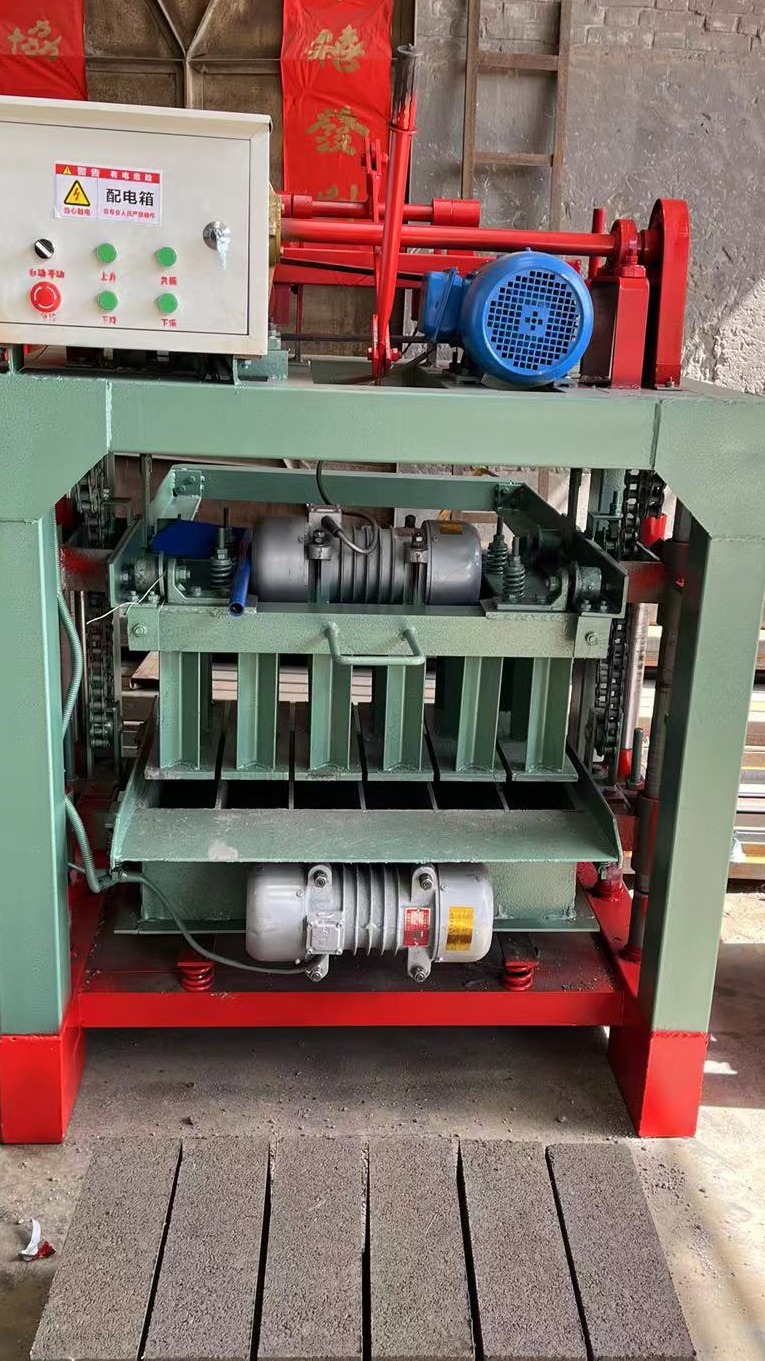 新型多功能制砖机