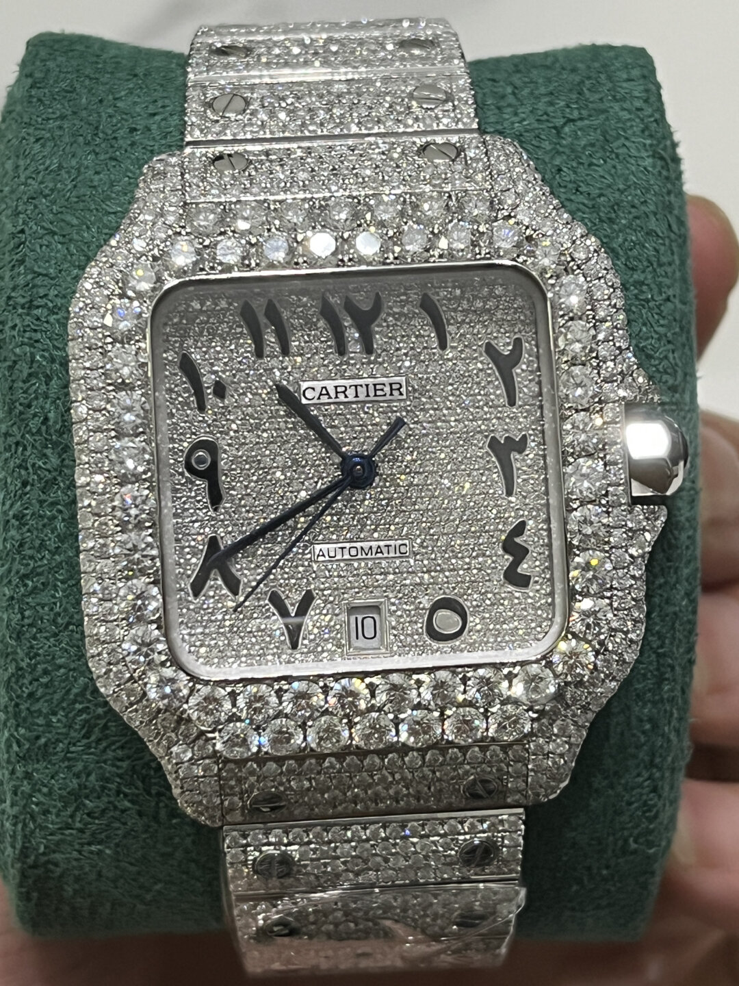 满钻卡地亚手表