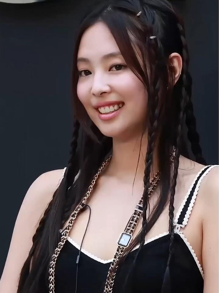 人间香奈儿jennie珍妮图片