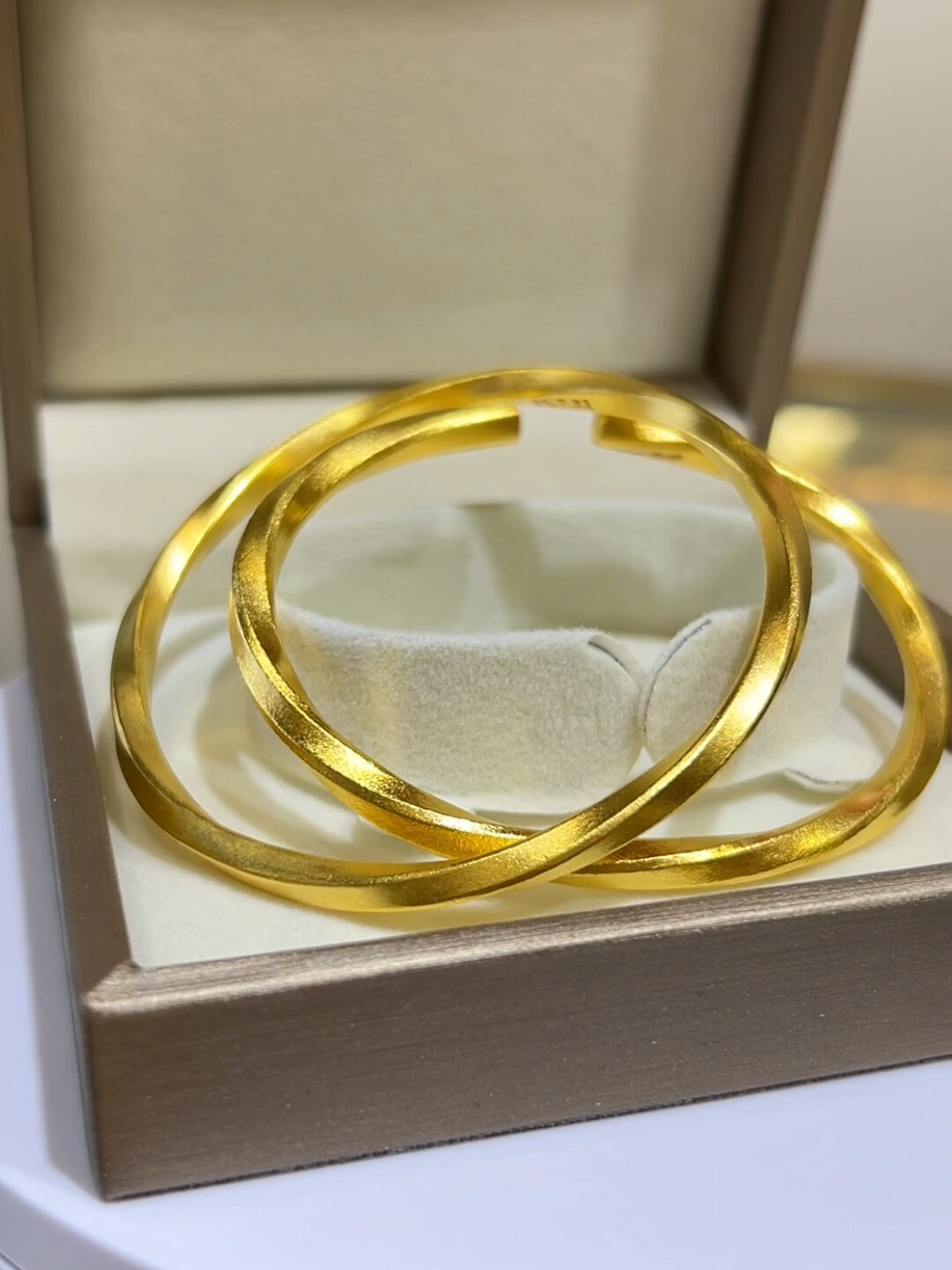 75克情侣款莫比乌斯足金手镯