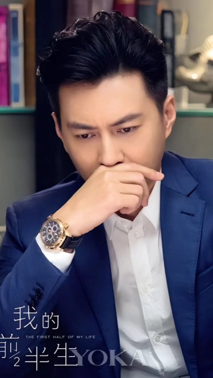 真的很喜欢靳东穿西装的样子太帅气了哇