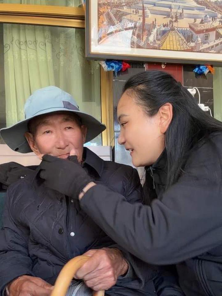 德吉旺姆的爷爷波平措