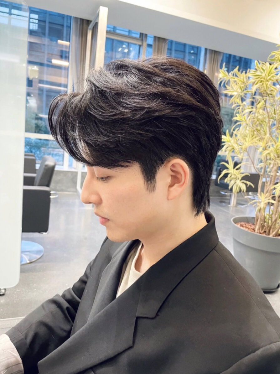 男生三七分偏分斜刘海发型 帅气又小鲜肉