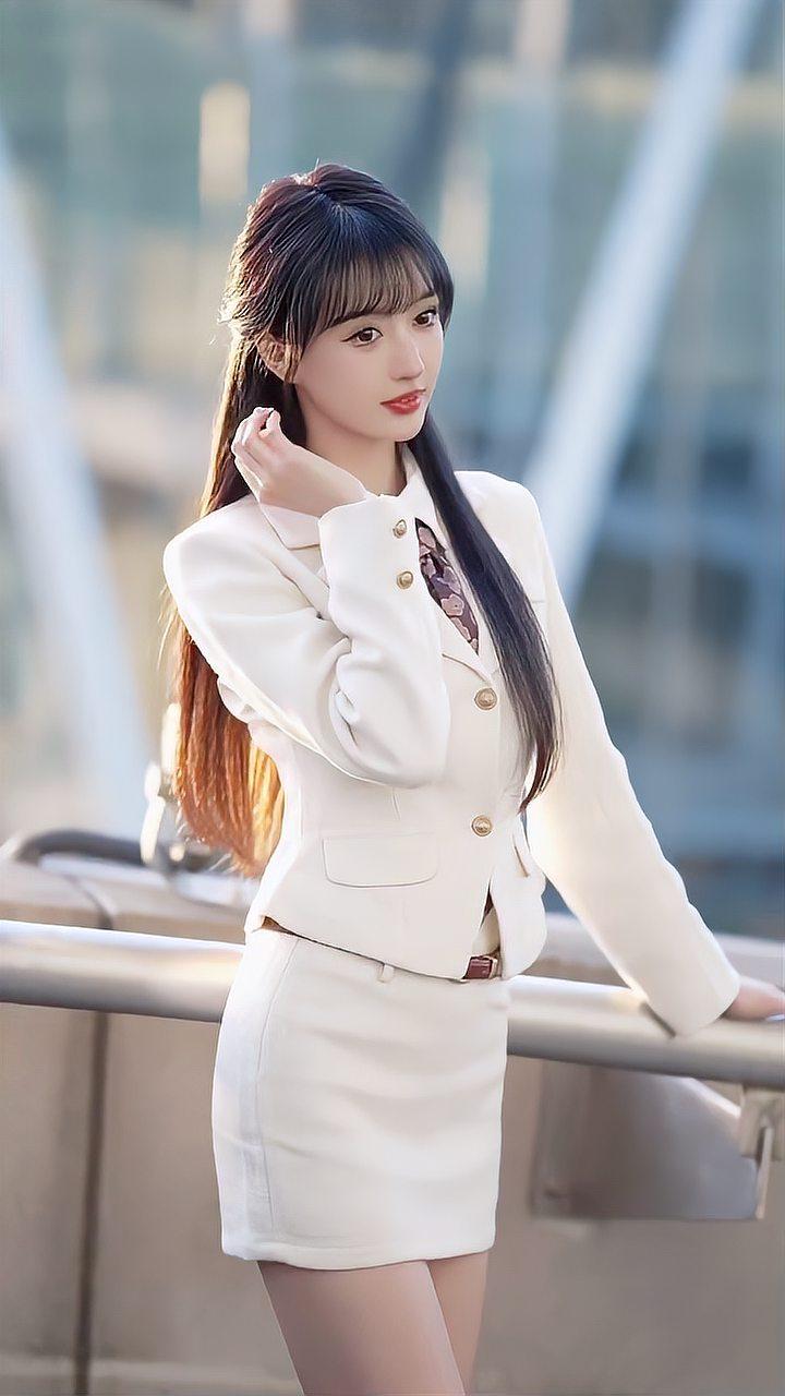 车模小玥玥街拍这也太仙了吧