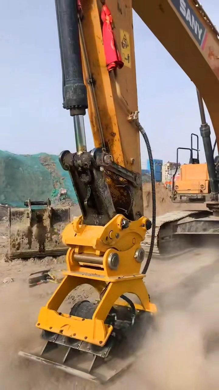 挖机振动夯真不赖啊触手可及的高品质挖掘机振动夯平板夯