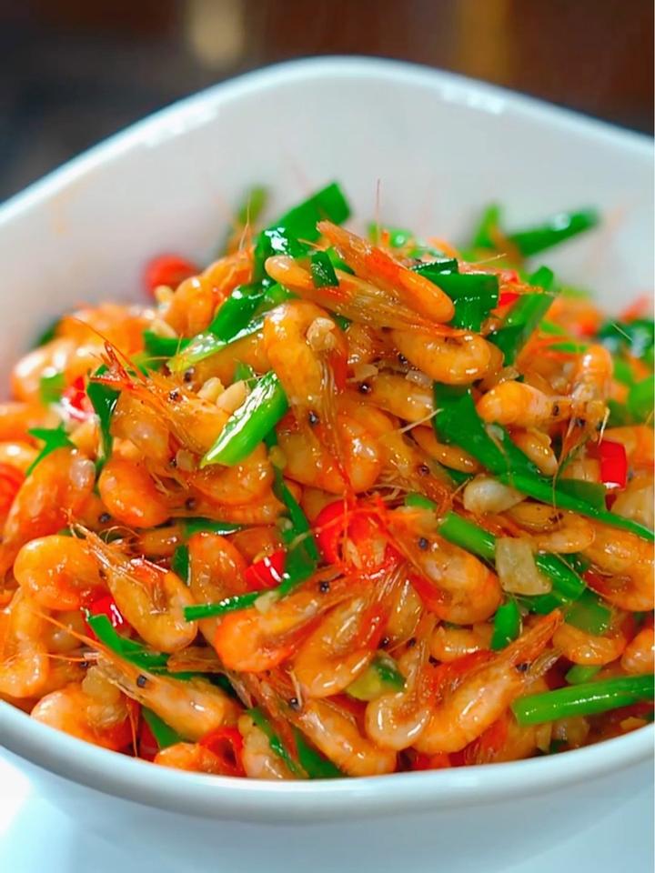 这样做的大虾非常有味,韭菜炒河虾