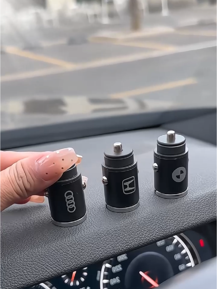 车载充电器汽车用点烟器转换usb快充头转换插头迷你
