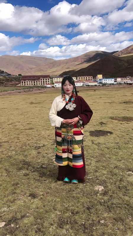 顿周拉姆美女 齐齐格果果摄影 昌都-度小视