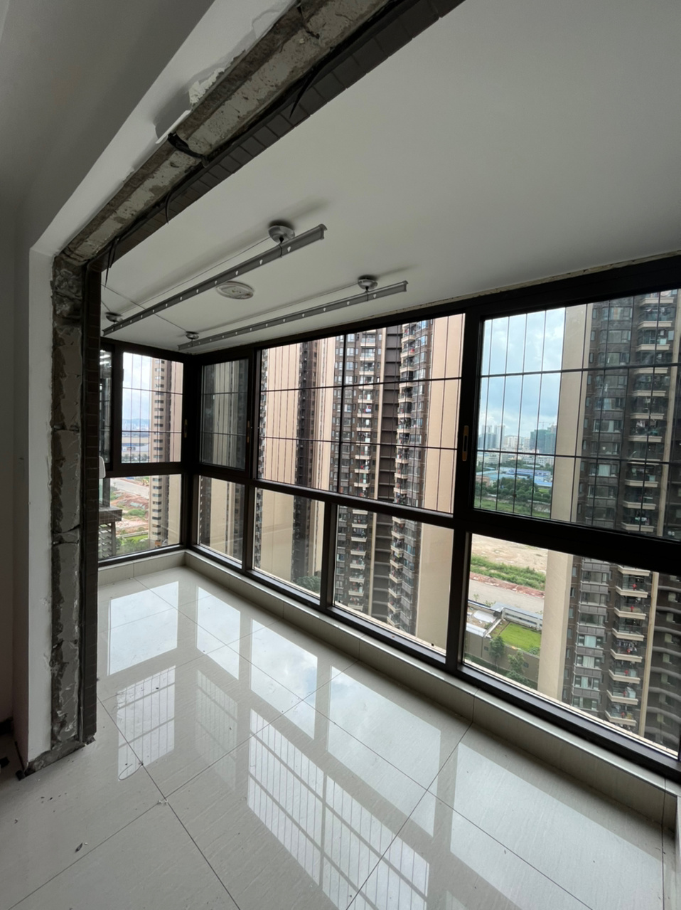 108系列断桥铝推拉窗封阳台 上面推拉下面固