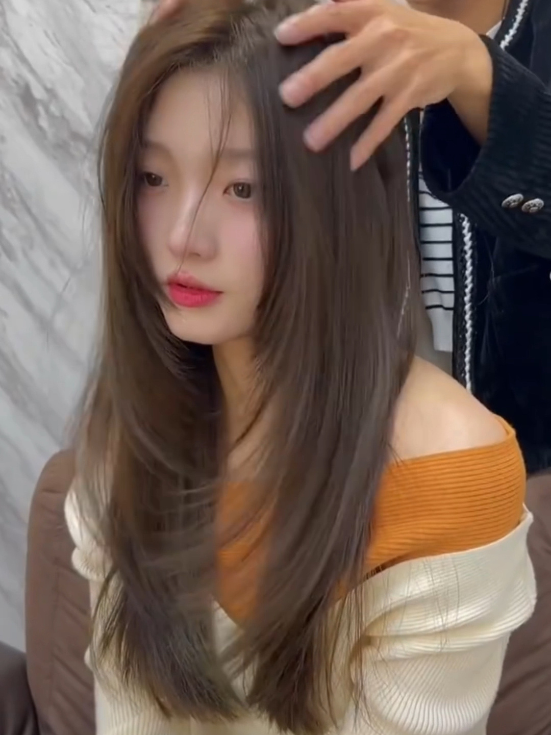 中长发女生不要错过的边缘层次感发型