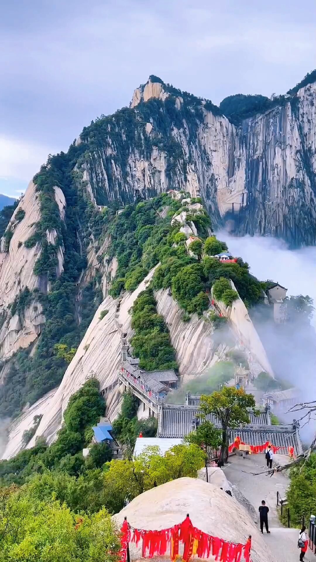 华山是中国最著名的登山胜地之一