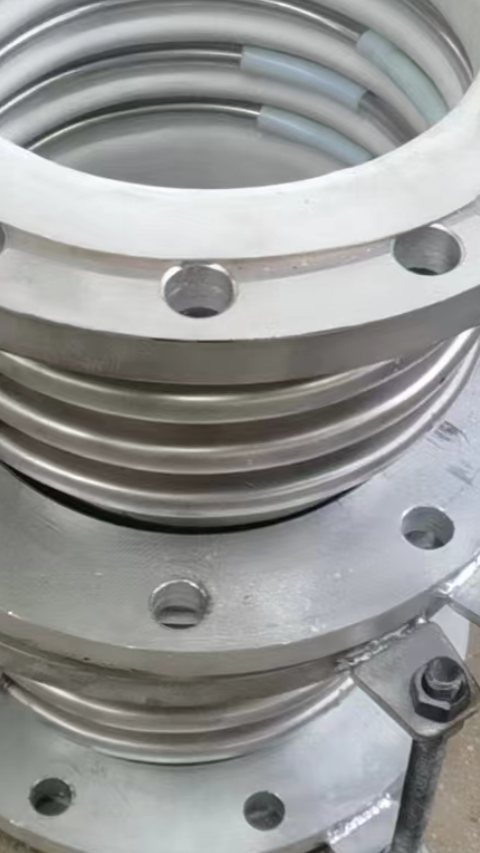 金属补偿器膨胀节