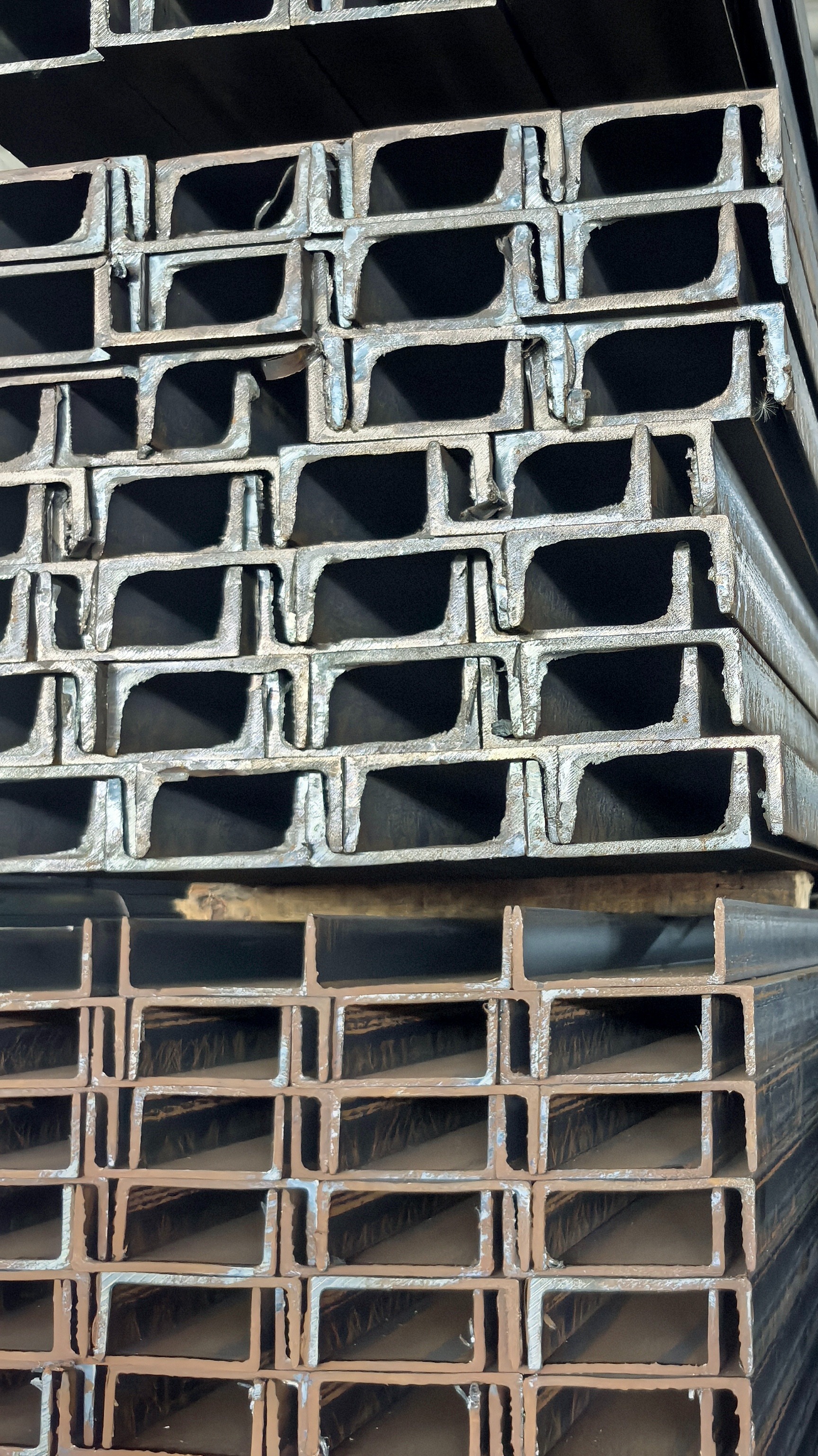 槽钢现货 q235b低合金厂房钢梁结构u型钢 建筑工程耐高温