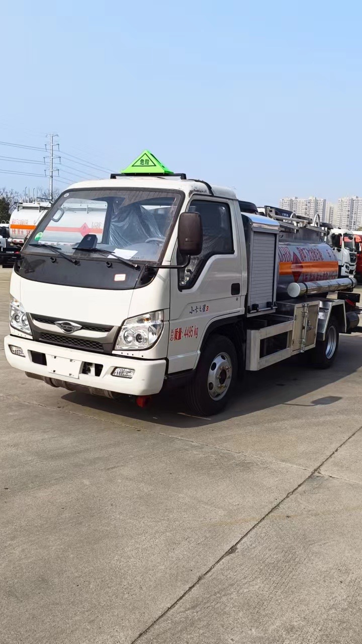 福田小卡蓝牌加油车