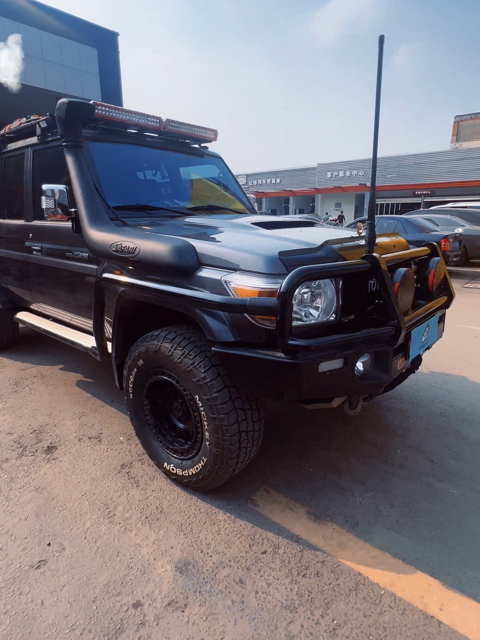 中东赤兔丰田兰德酷路泽lc79