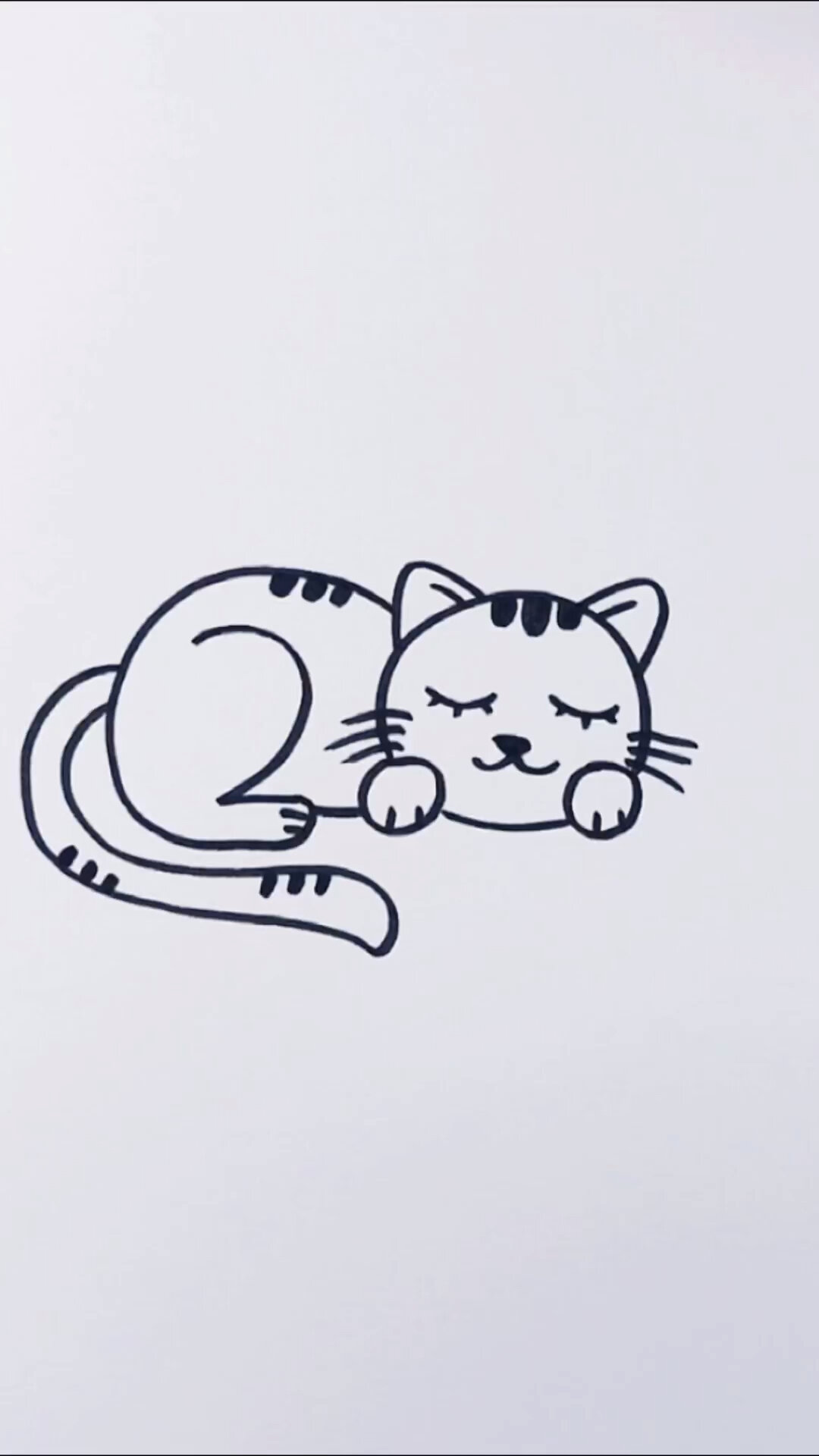 用一个2两个0画一只睡觉的猫咪