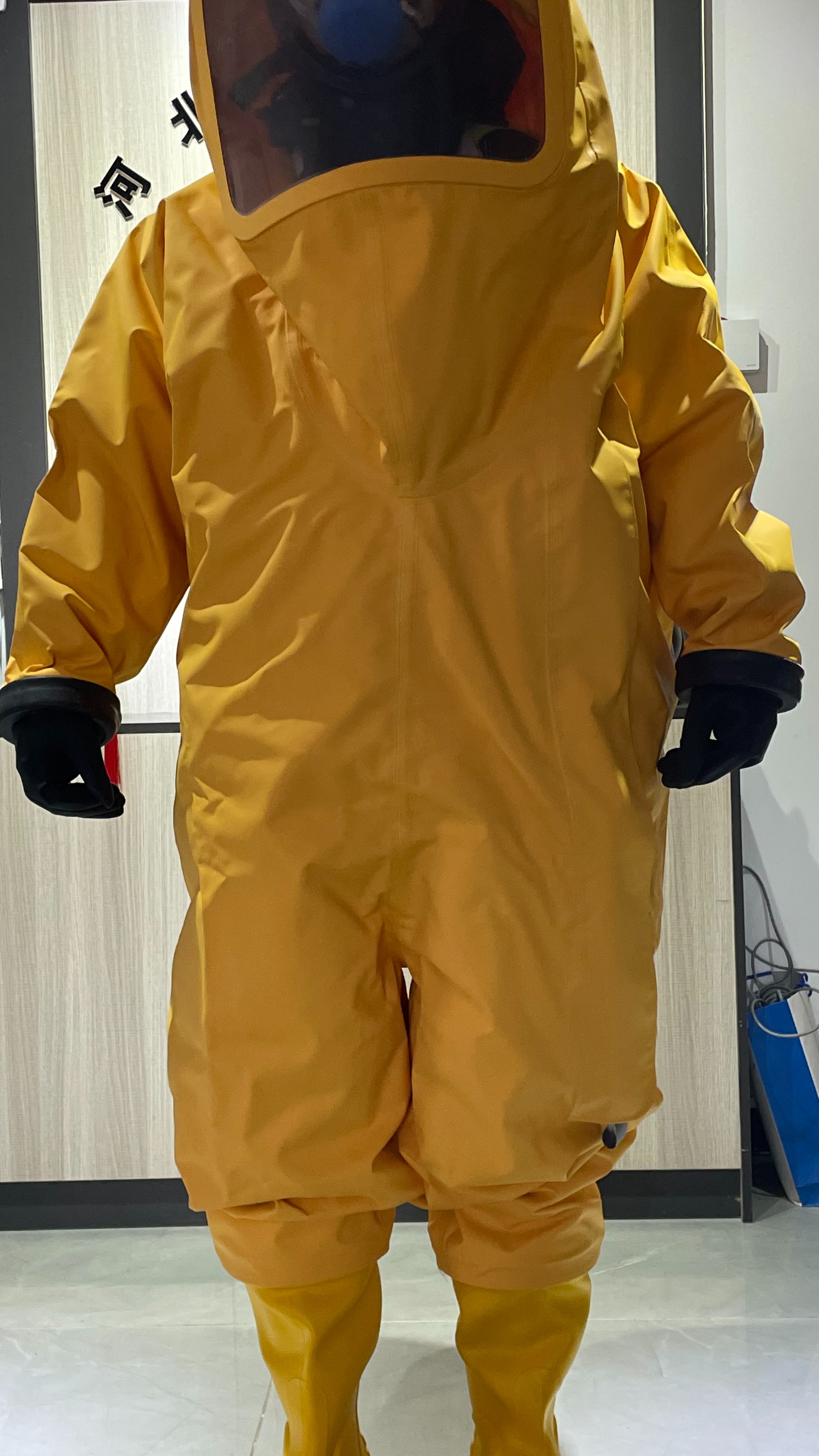 伸万安防——全封闭气密性防化服