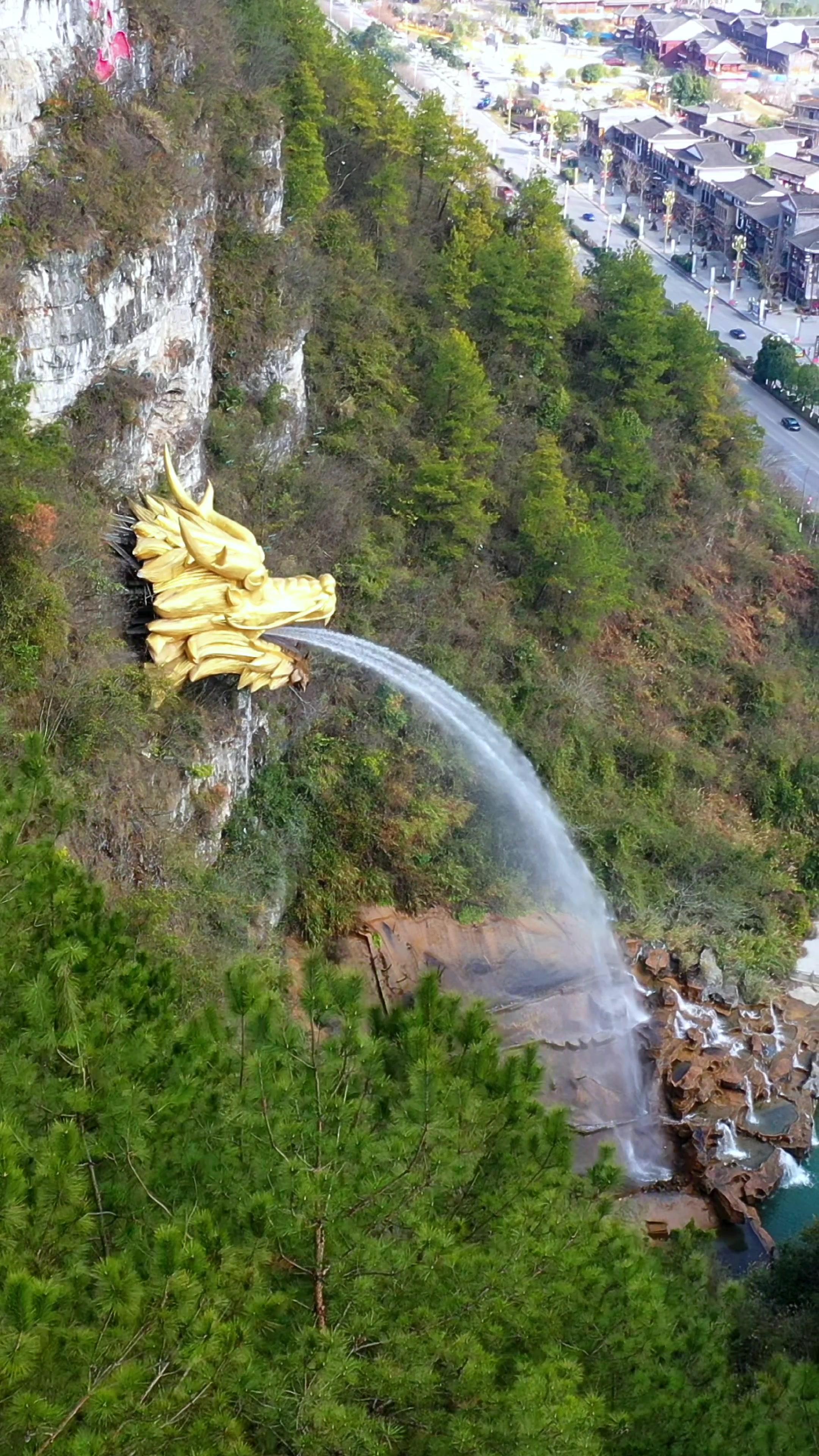 龙里龙吐水景区介绍图片