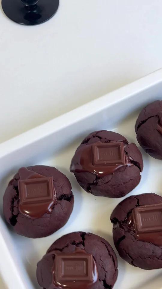 一分钟学会ins爆的巧克力甘纳许曲奇