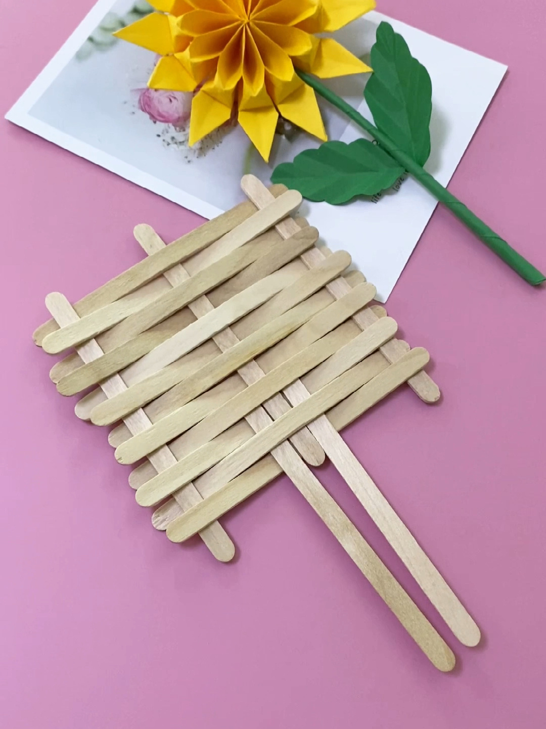 吃完的雪糕棍不要扔,可以做木棍编织扇子哦-度小视