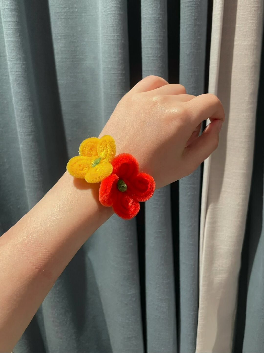 「新手友好」超美又简单的扭扭棒手环-度小视