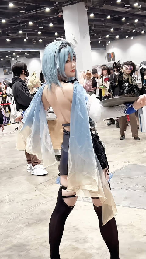 优菈的大露背 勒肉袜  cosplay 大长腿