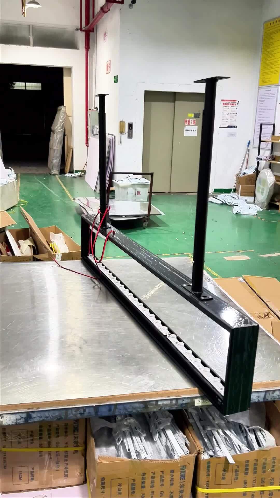 吊着安装的双面卡布灯箱