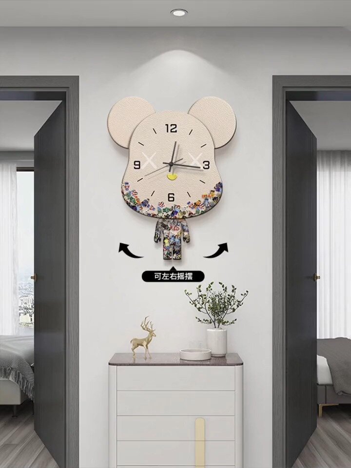 客厅挂钟这样搭配好看又不过时