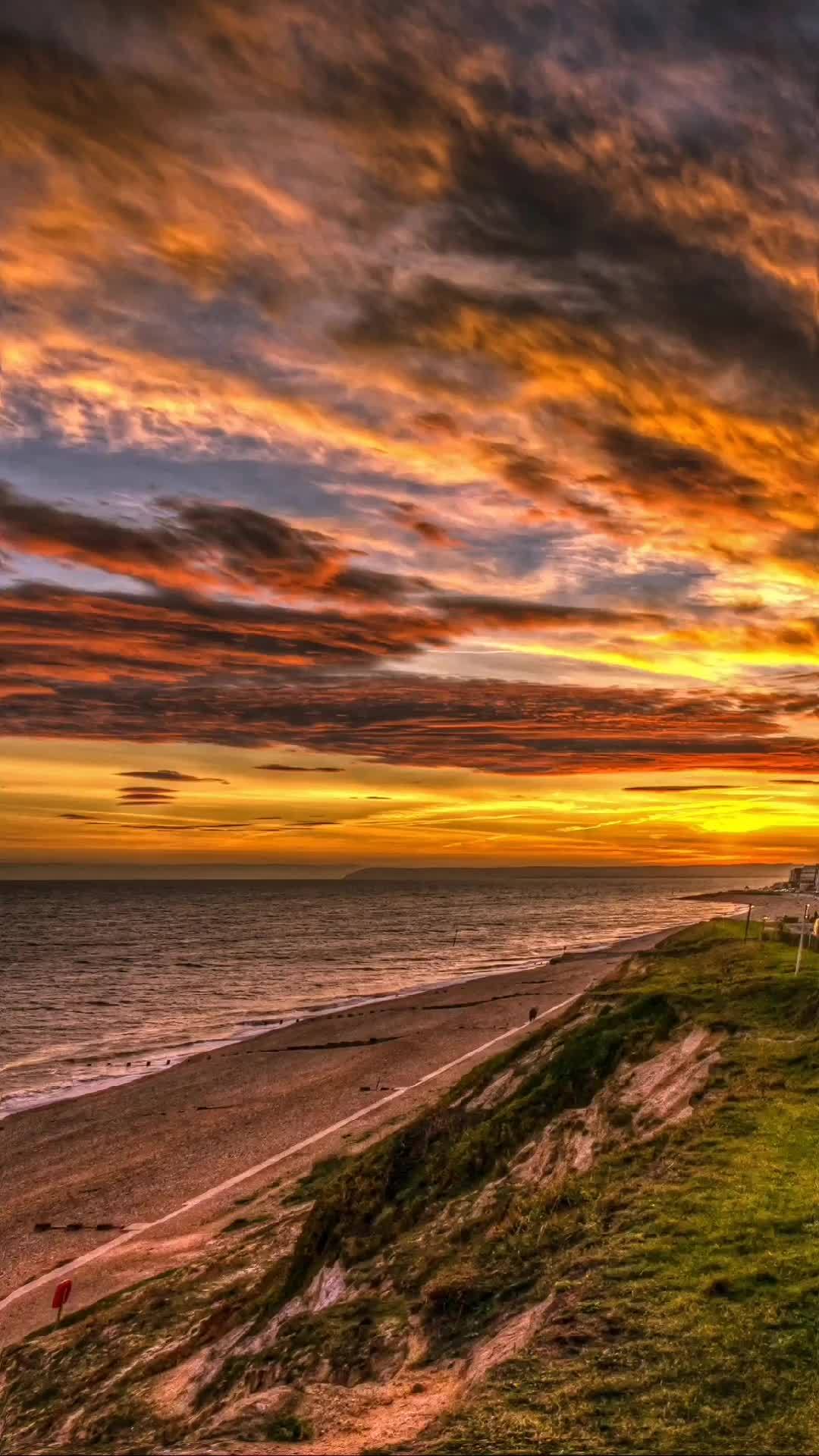 夕阳西下陪你 落日余晖映晚霞一抹夕阳美如画 醉美晚霞 傍晚的天空-度