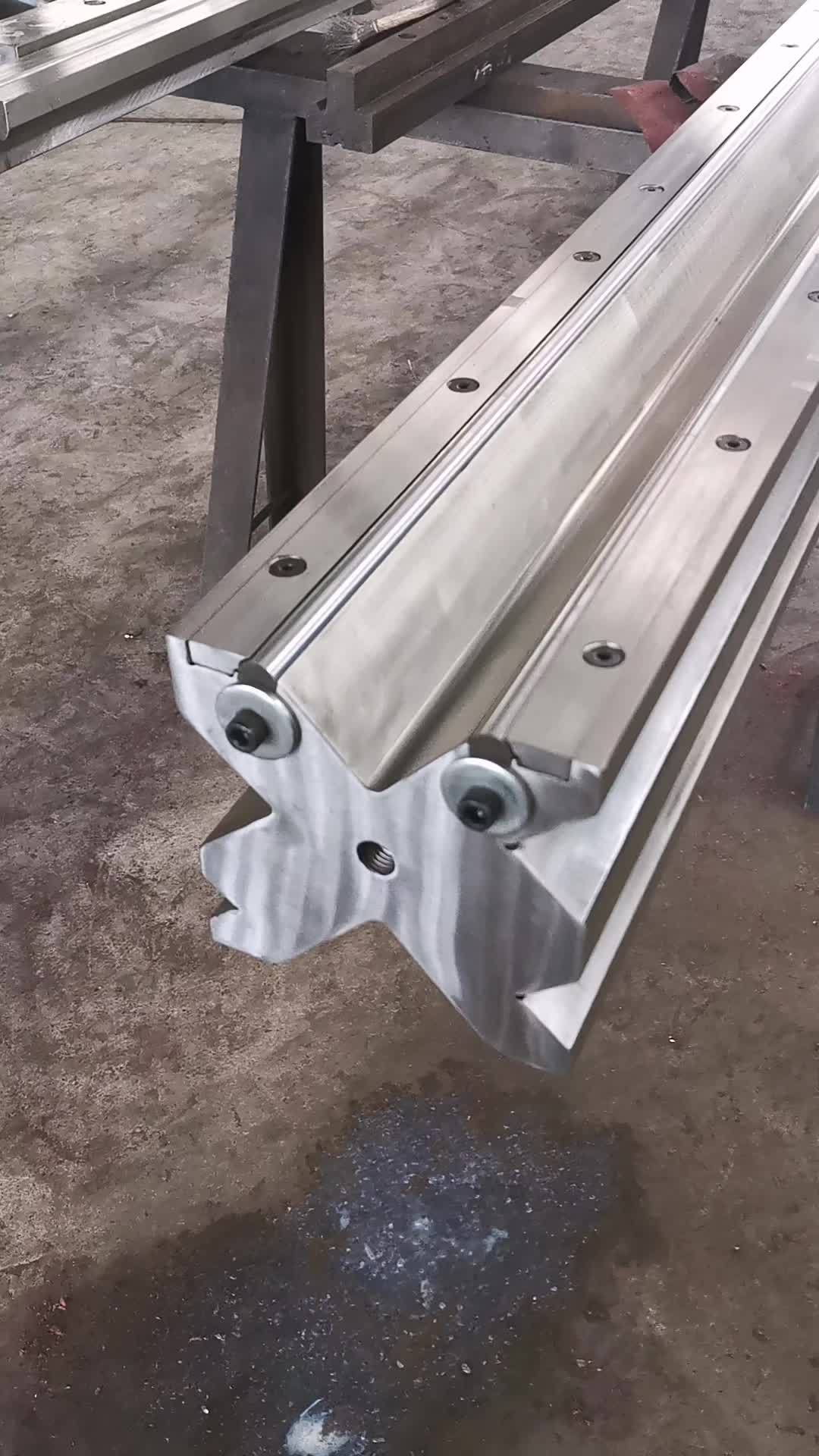 儿童节大玩具发货 折弯机模具厂家 折弯机滚珠模具