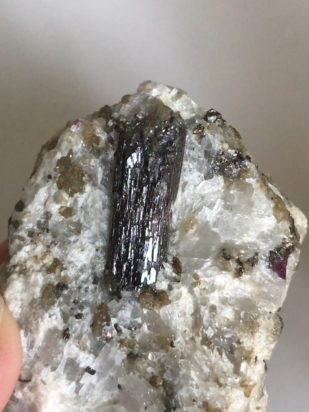 红硅硼铝钙石硼铝锆钙石 painite-度小视