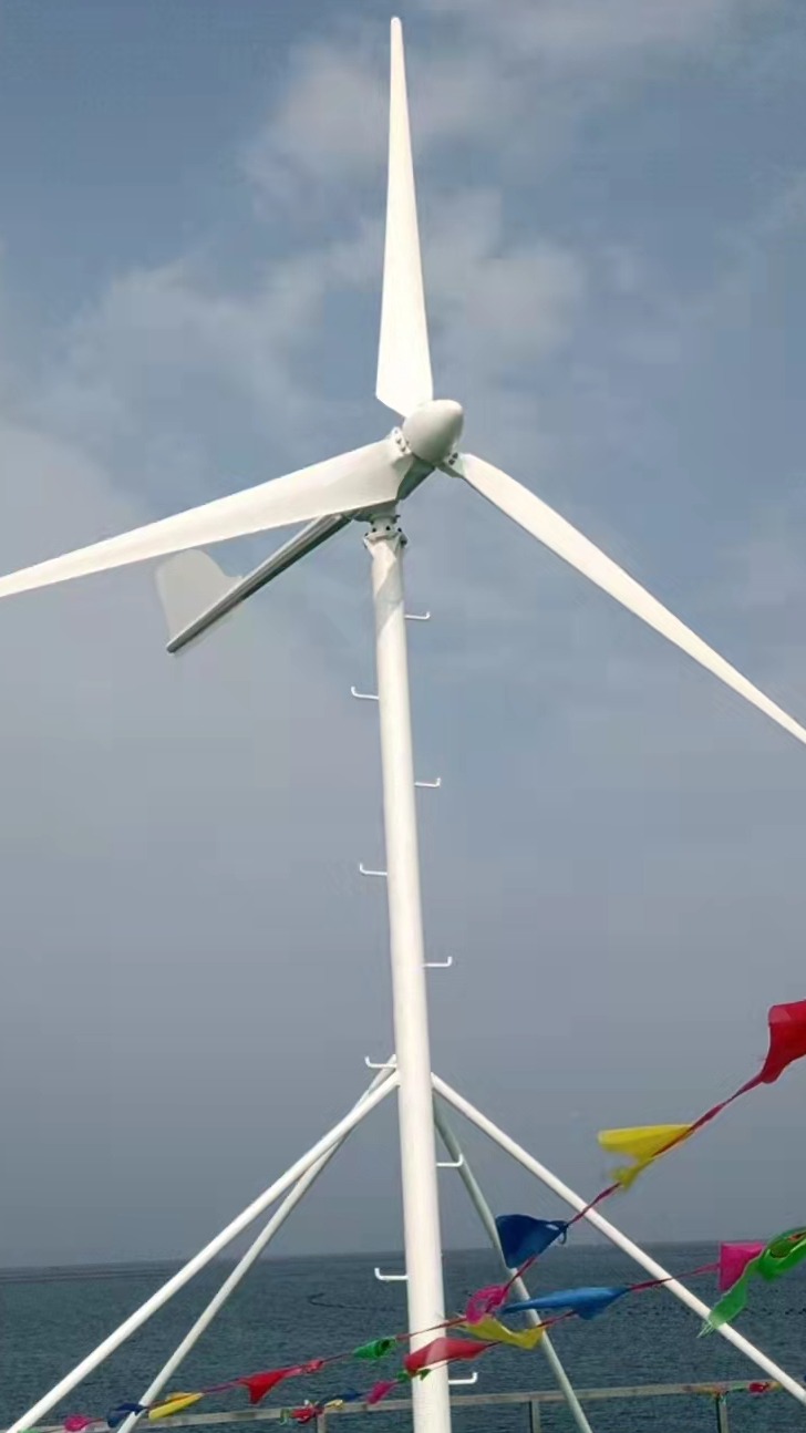 5kw小型家用风力发电机安装完成 运行发电中-度小视