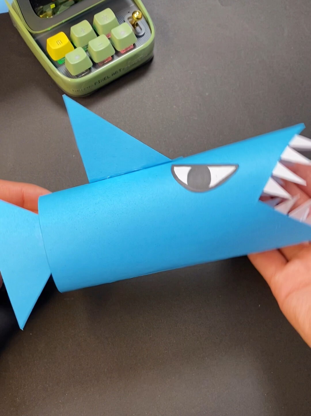 纸筒手工鲨鱼图片