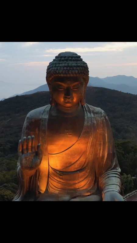 南无本师释迦牟尼佛,航拍香港天坛大佛-度小视