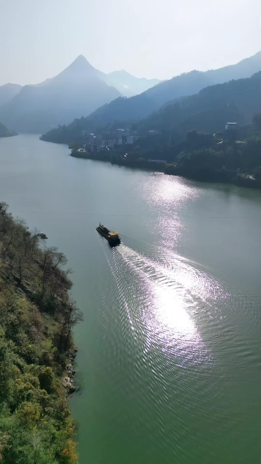 紫阳白马石小码头 旅行推荐官 好山好水好风景 山水风景航拍视频 这样