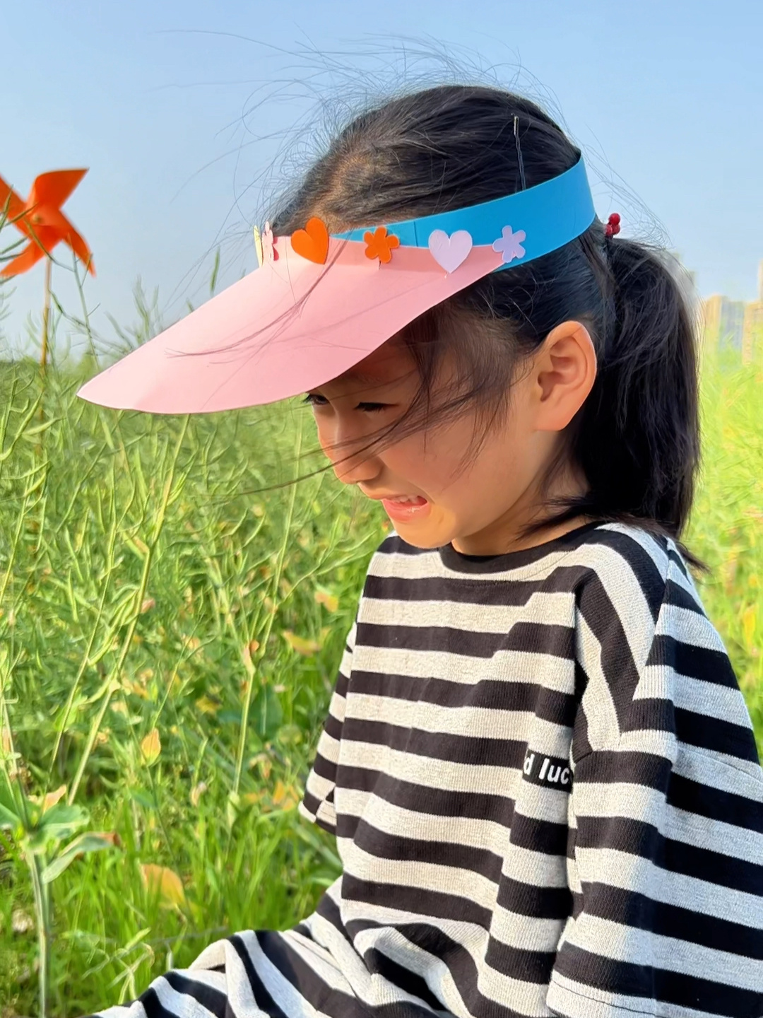 两张卡纸制作的漂亮太阳帽